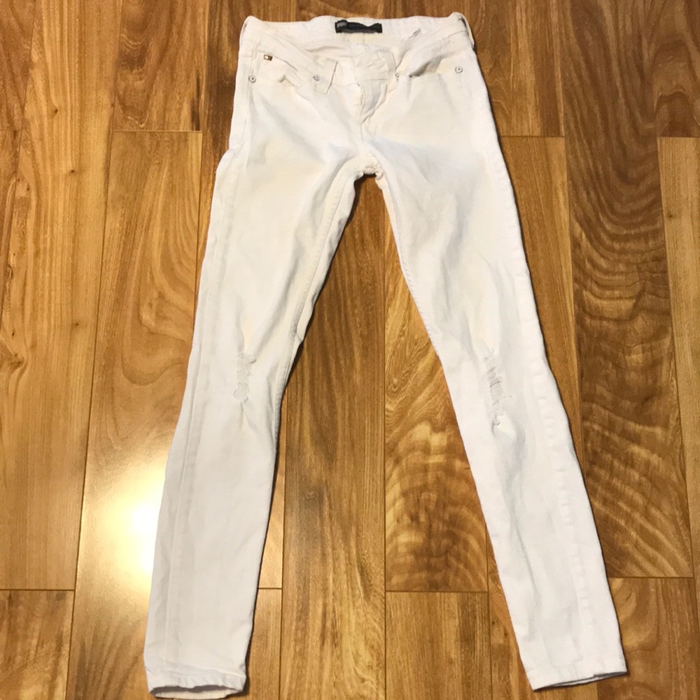 Levi Low-rise Skinny Jeans | 00
